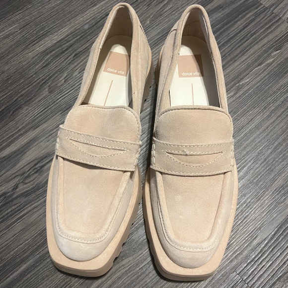 Dolce Vita Elias Flats Loafers NWOT Sand Dune - Picture 5 of 8